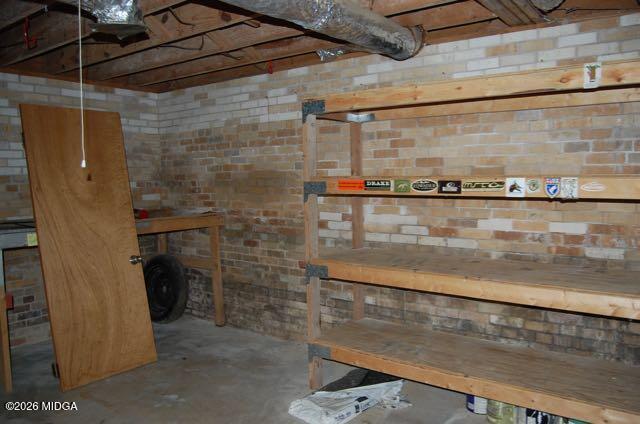 Building Photo - 942 Dogwood Cir