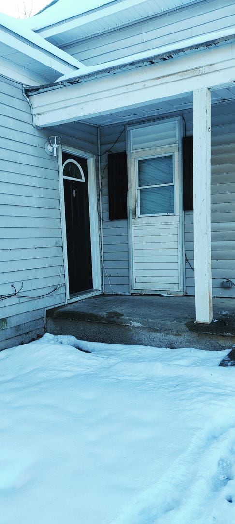 Building Photo - 205 E College St