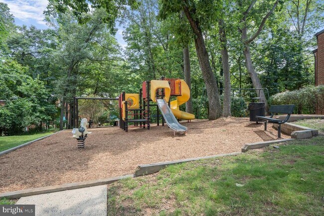 Building Photo - 11820 Breton Ct