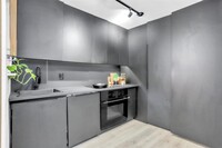 Building Photo - 9821 Walnut St