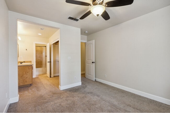 Building Photo - 3004 Portola Way
