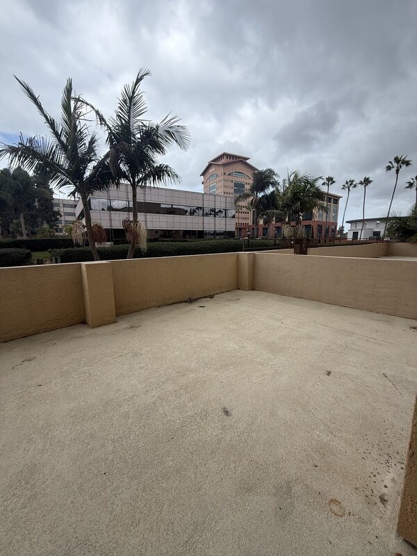 Building Photo - 3550 Lebon Dr