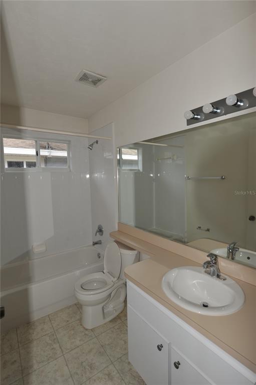 Building Photo - 4930 NW 20th Dr