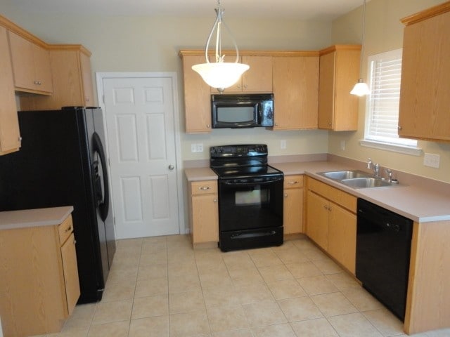 Building Photo - 236 Ber Creek Dr