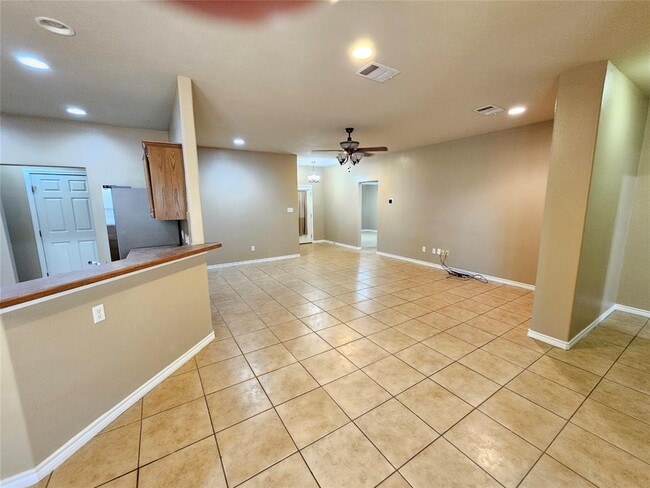 Building Photo - 2106 Red Fox Rd