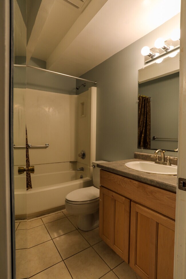 Building Photo - 111 Brook Hollow