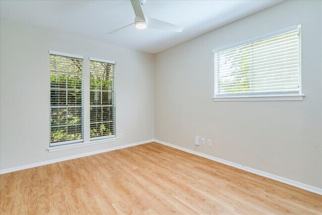 Building Photo - 3103 Steck Ave