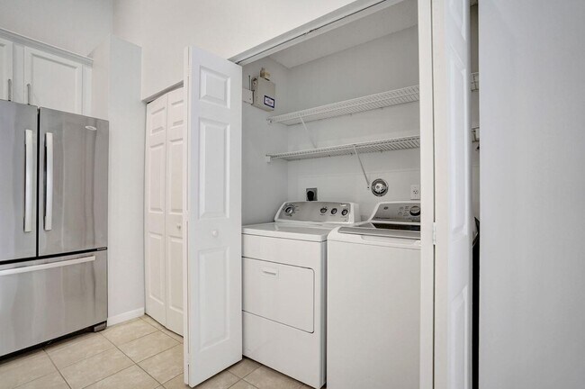 Building Photo - 5069 Toscana Trail