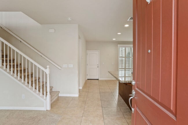 Building Photo - 3920 Purple Finch Ln