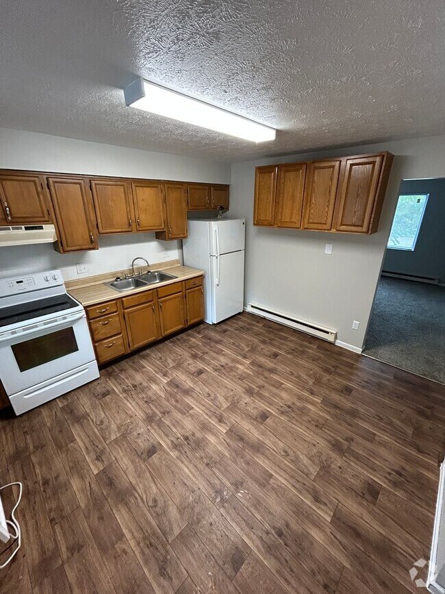 Building Photo - Spacious 2-Bedroom Living in a Quiet Commu...