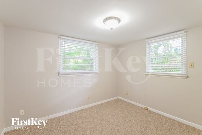 Building Photo - 3162 Nottaway Ct