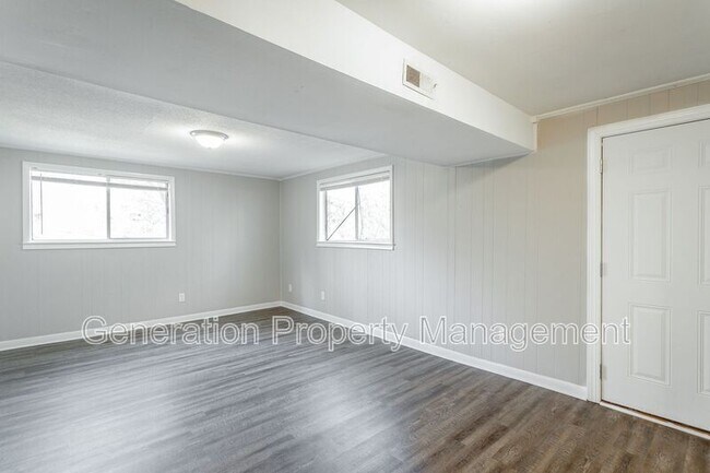 Building Photo - 5221 Old Trail