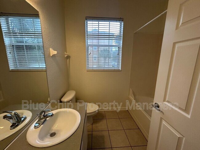 Building Photo - 6402 Cava Alta Dr