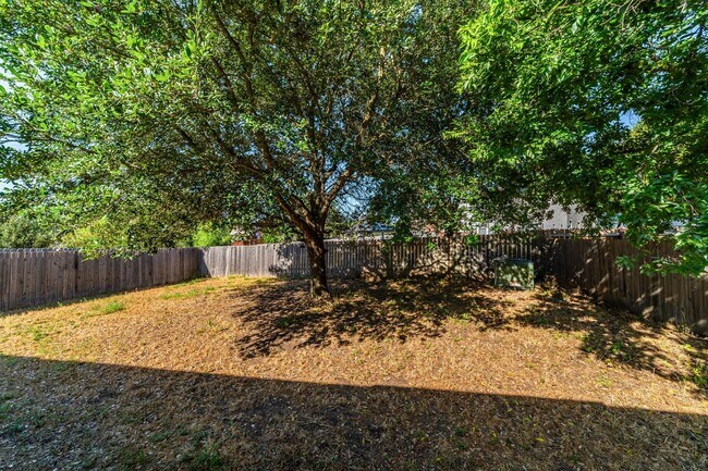 Building Photo - 8422 Parry Path