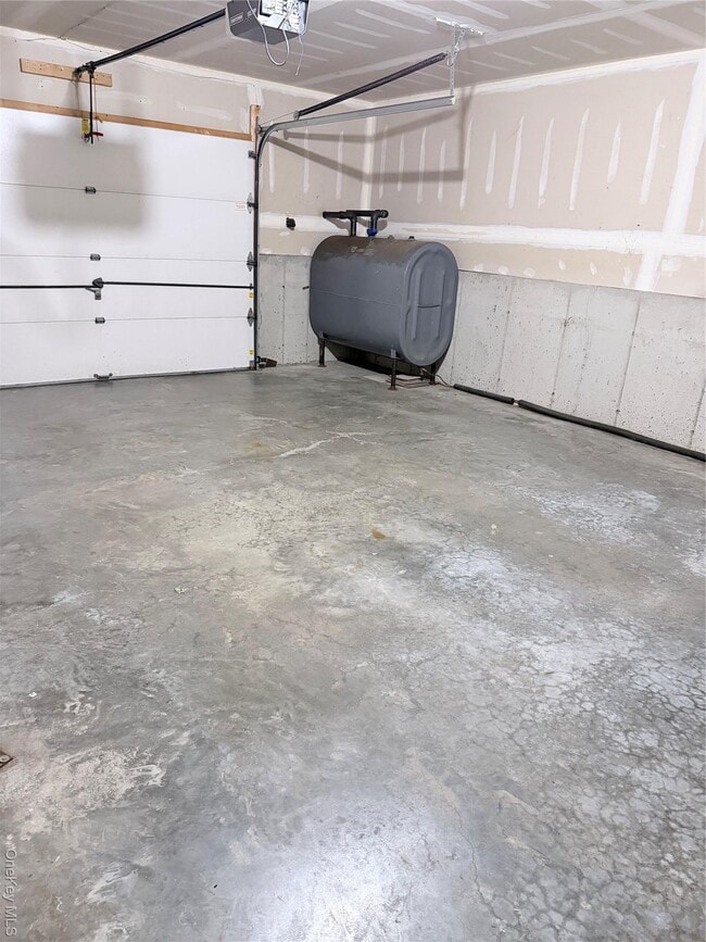 Building Photo - 1043 Roosa Gap Rd