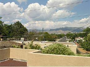 Building Photo - Amazing Mountain Views! Awesome Townhouse ...