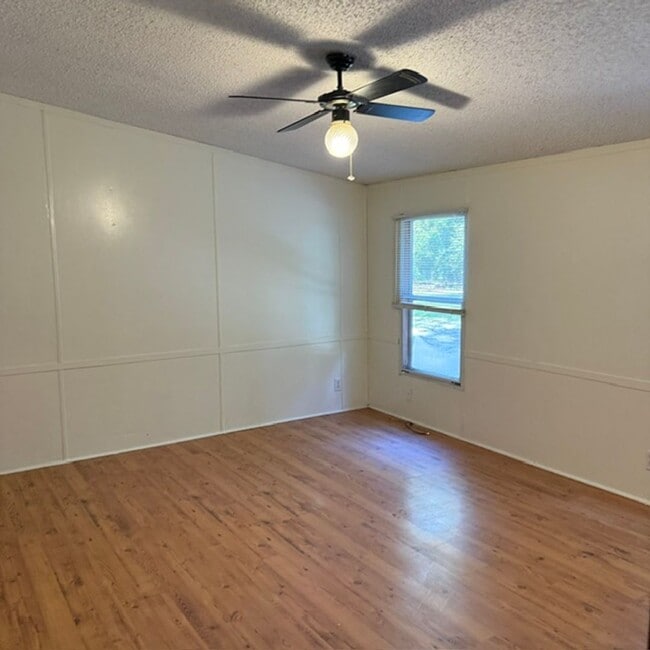 Building Photo - 83 Walden Rd