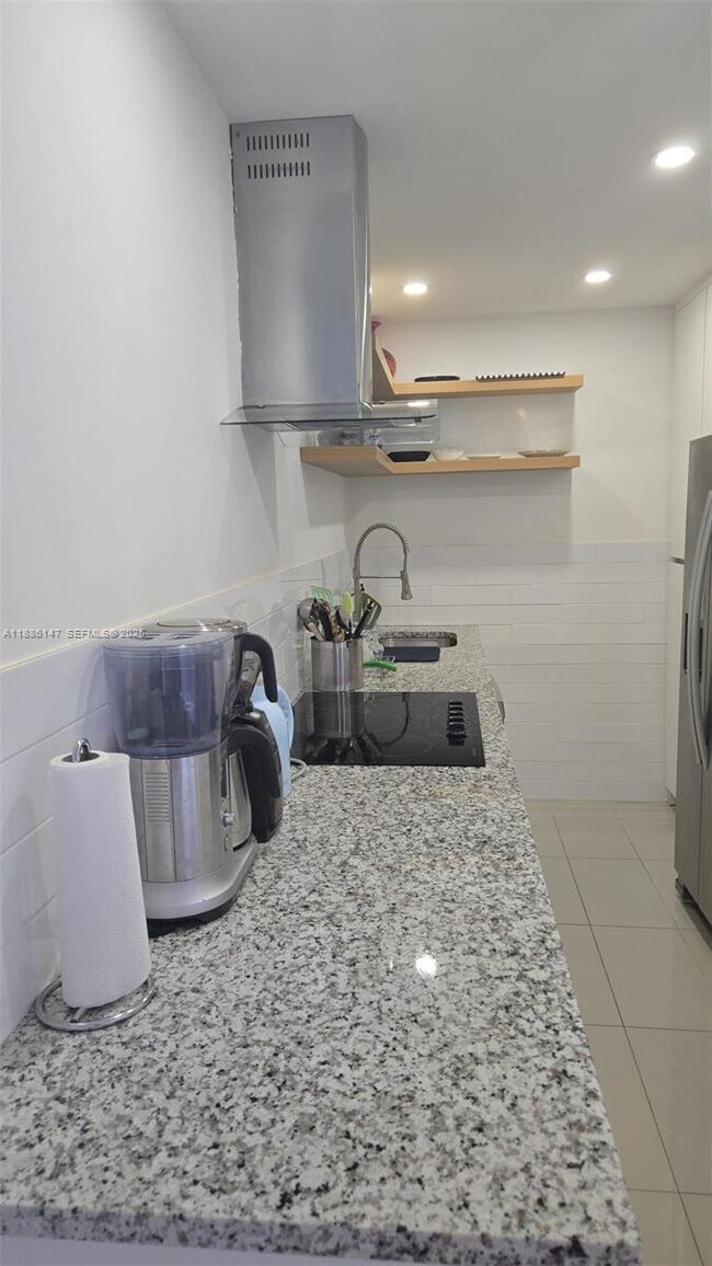 Building Photo - 200 SE 15th Rd