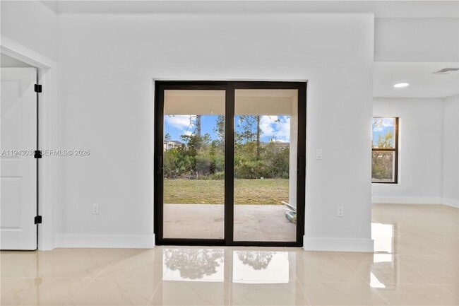 Building Photo - 456 Mercedes Ct