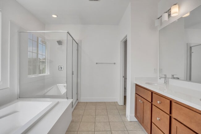 Building Photo - 3434 Sassafras Way