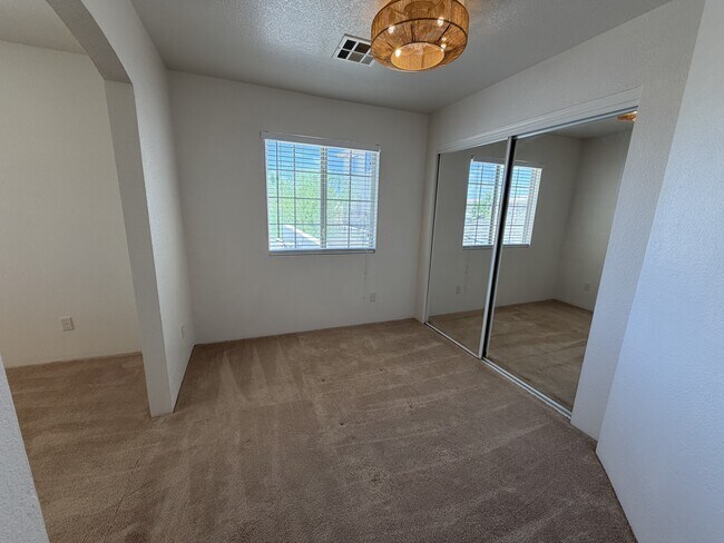 Building Photo - 3423 McCormick Blvd