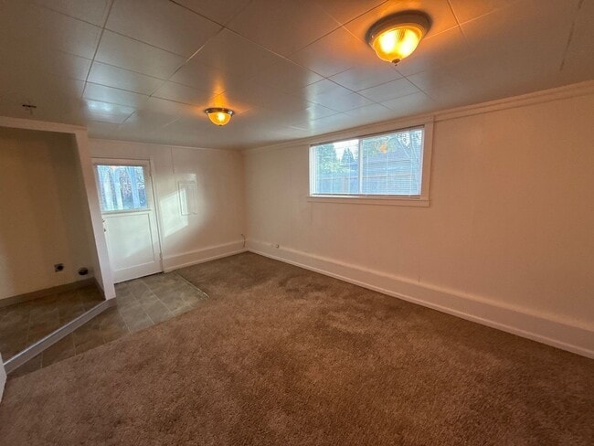 Building Photo - 1215 NW 11th St