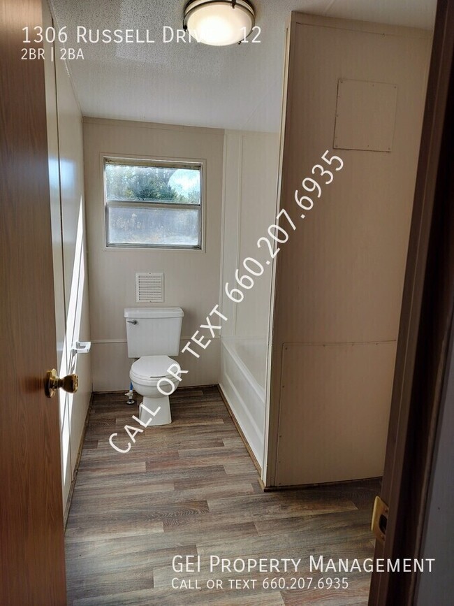 Building Photo - 1306 Russell Dr