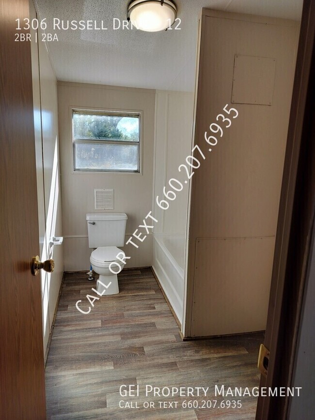 Building Photo - Beautifully updated two bedroom home