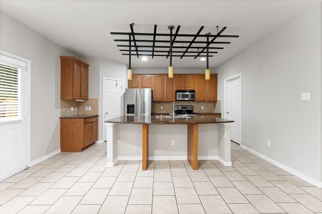 Building Photo - 135 S Spinning Wheel Cir
