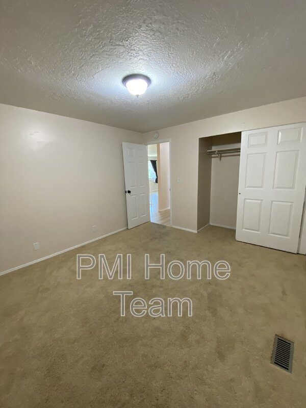 Building Photo - 1183 N 200 E