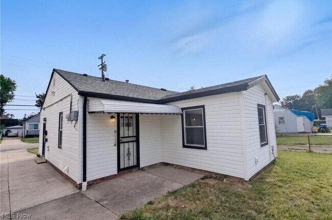 Building Photo - 12721 Emery Ave