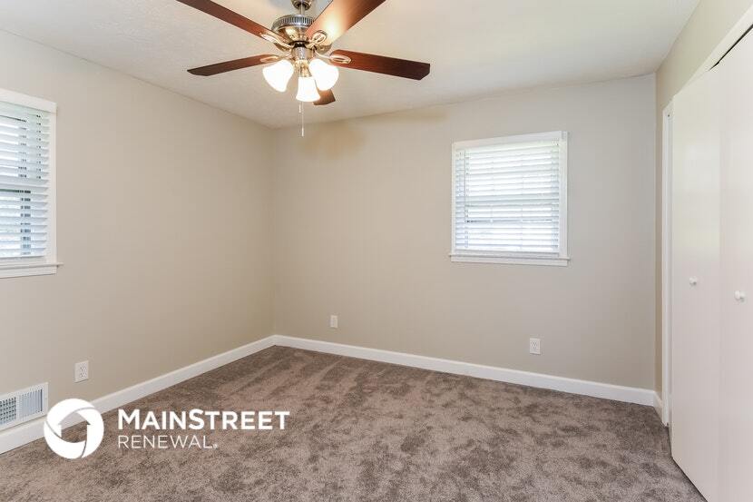 Building Photo - 5613 Woodland Dr
