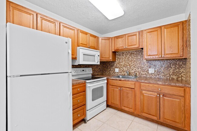 Building Photo - 54 Newport Ct