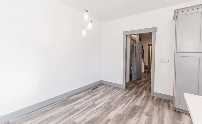 Building Photo - 3 bed 2.5 bath townhome in heart of Meridian