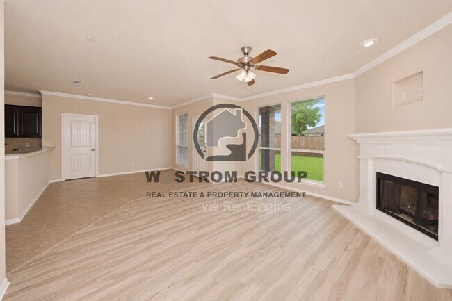 Building Photo - 3121 Hornbeam St