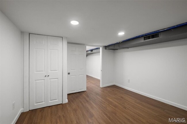 Building Photo - 4936 Shaw Ave