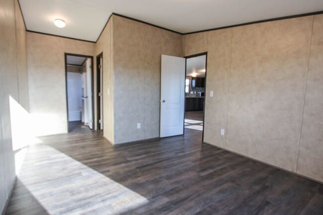 Building Photo - Horse Property on 3.3 Acres - MOVE IN SPECIAL