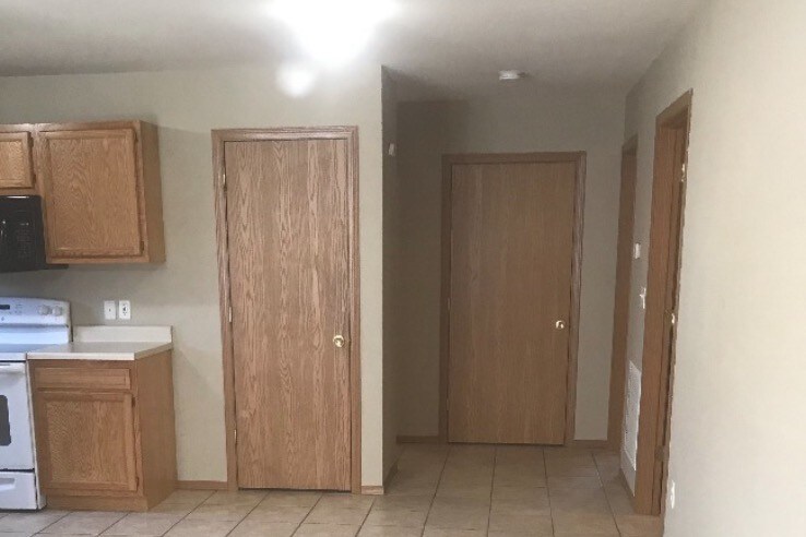 Building Photo - 403 N 6th St