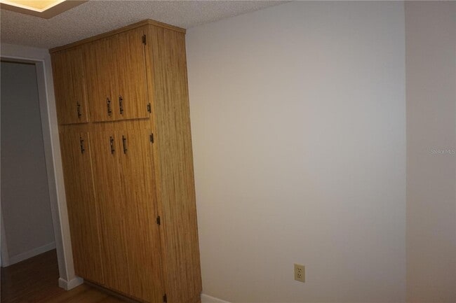 Building Photo - 10961 SW 84th Ave