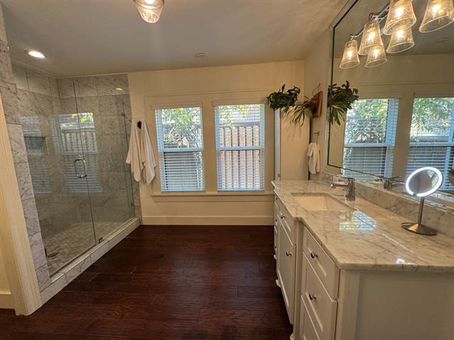 Building Photo - 4057 W 7th St