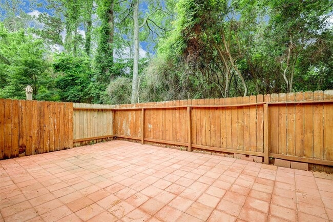 Building Photo - 117 N Villa Oaks Dr