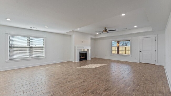 Building Photo - "Brand New 3-Bedroom Farmington Home with Granite Countertops and Cozy Fireplace!"