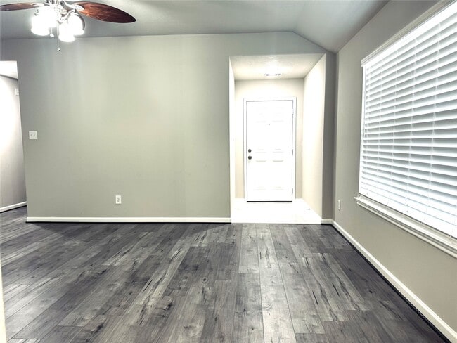 Building Photo - 2706 Star Peak Dr