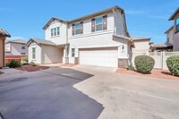 Building Photo - Updated 4 bed/3 bath Home in Gilbert