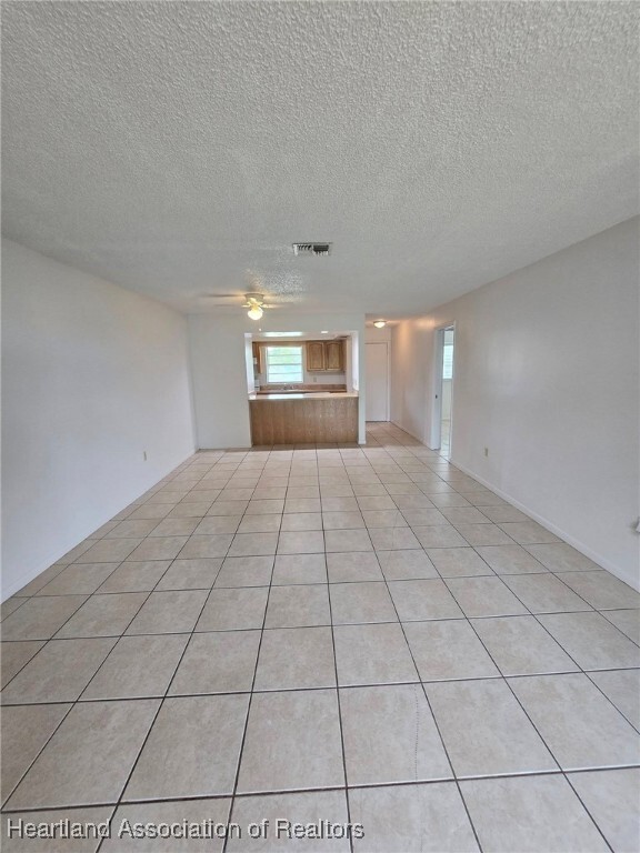 Building Photo - 4014 Vilabella Dr