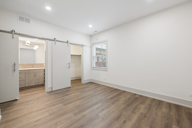 Building Photo - 2719 W St Georges Ct