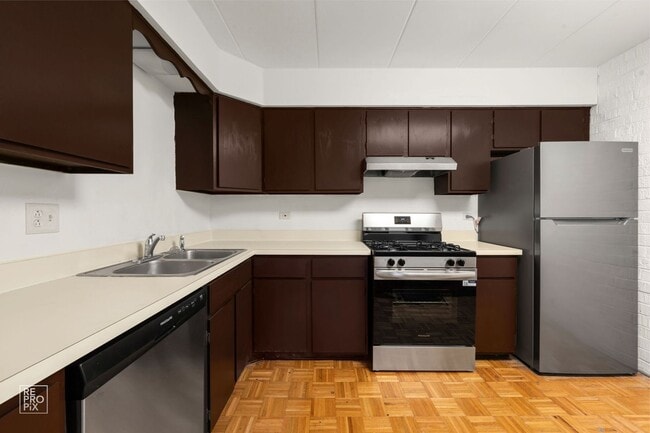 Building Photo - Two Bed Condo Olive Tree Naperville