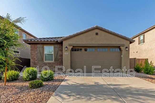 Primary Photo - 2222 E Palmdale Ln