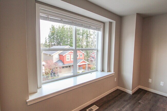 Building Photo - 1418 184th Pl SE