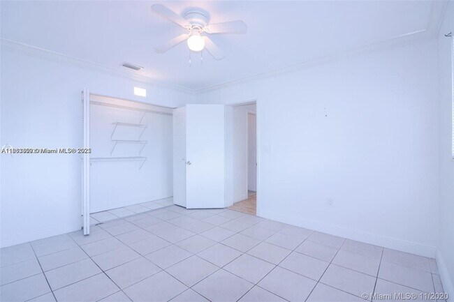 Building Photo - 3019 SW 68th Terrace